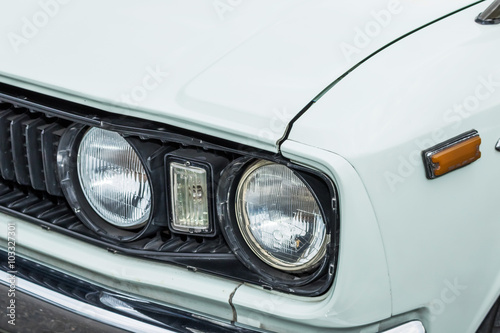 古い車のヘッドライト Head lamp of the nostalgic car