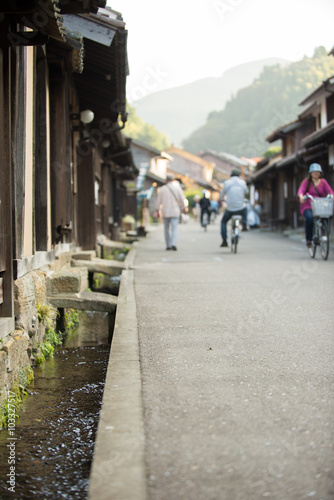 Wallpaper Mural 石見銀山の街並み Torontodigital.ca