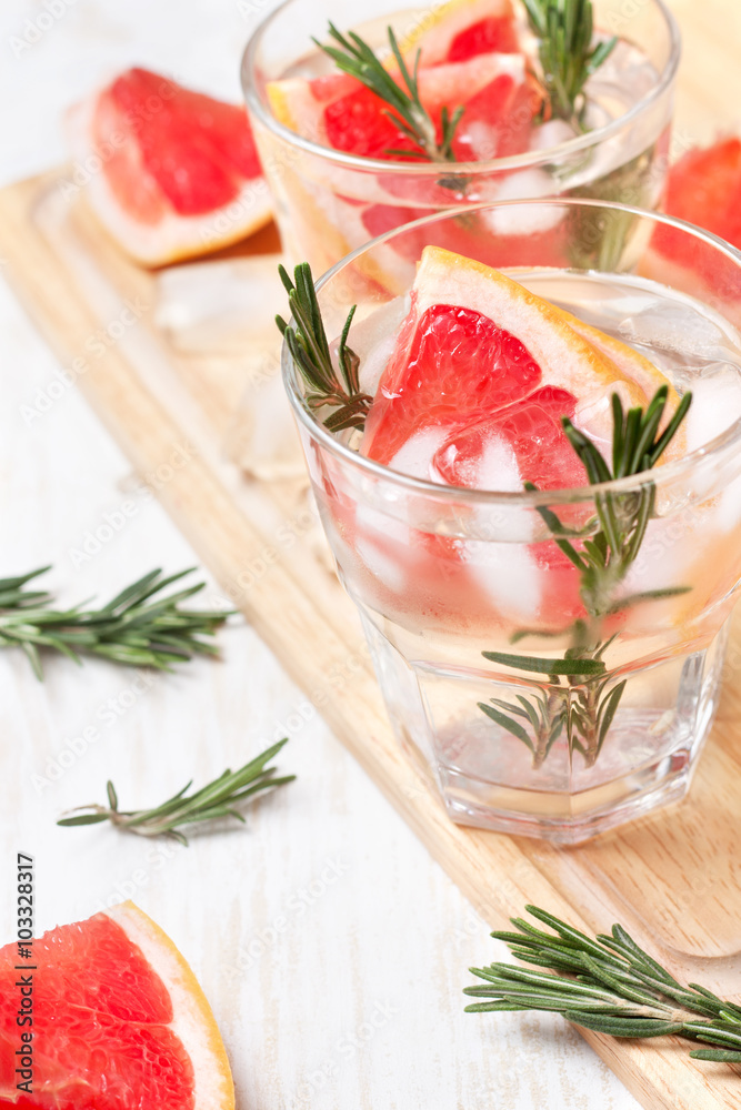detox water with grapefruit and rosemary detox water with grapefruit and rosemary