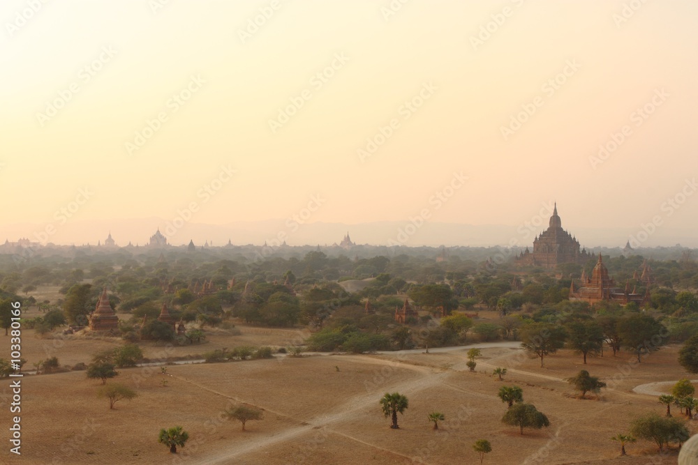 Naklejka premium old Buddhist temples and pagodas in Bagan, Myanmar 