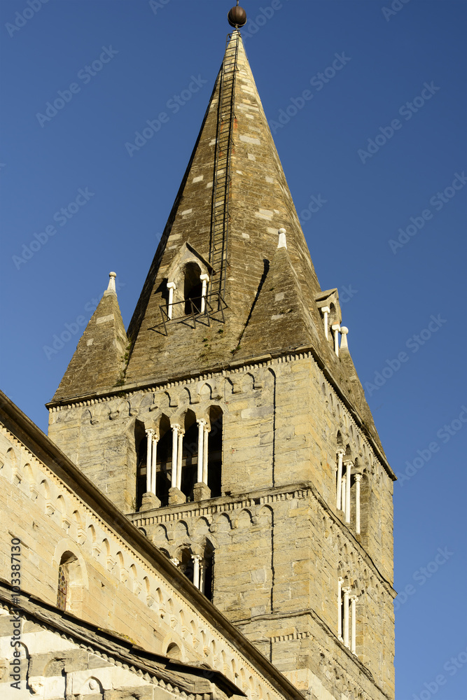 mullions on bell tower of Romanesque Fieschi church , Lavagna, I