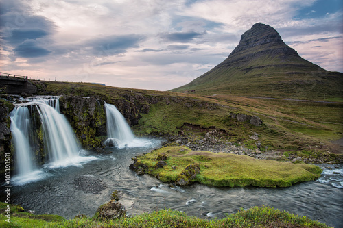 Kirkjufell -Berg und Wasserfall | Island 
