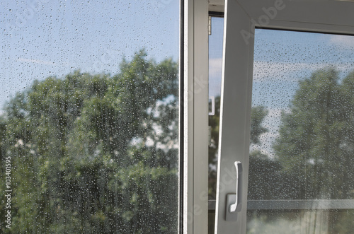 Regentropfen auf dem Fenster
