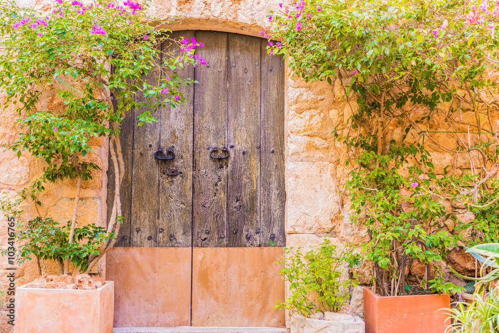 Obraz premium Holz Tür Haus Mediterran Wohnen Dorf Idylle