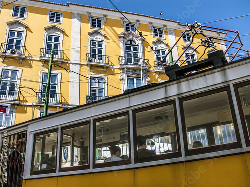 Standseilbahn Ascensor da Glória in Lissabon