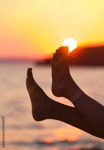 Foot fetish with the sun