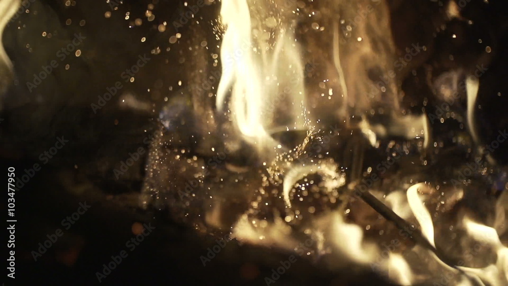 SLO MO CLOSE-UP Wood burning
SLO MO CLOSE-UP Wood burning
