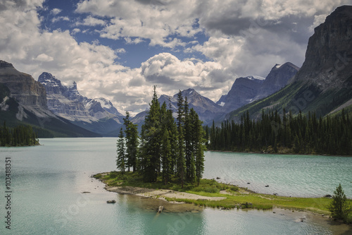 Spirit Island  Jasper National Park  Canadian Rockies  Maligne L