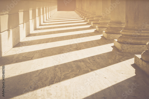 Canvas-taulu Pillars to a Courthouse with Vintage Style Filter