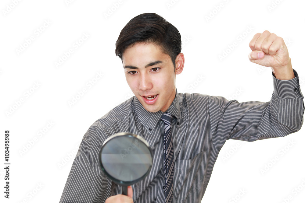 ガッツポーズのビジネスマン