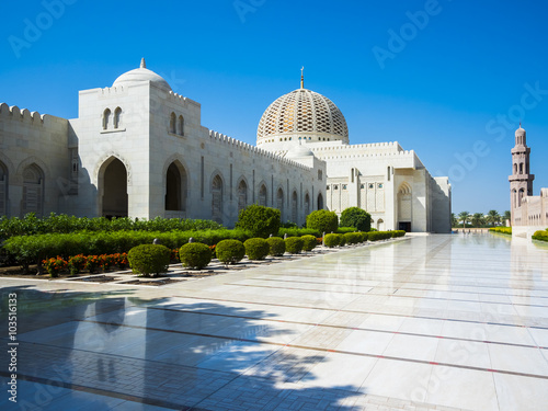 Große Sultan-Qabus-Moschee,
 eines der wichtigsten Bauwerke des Landes, eine der weltweit größten Moscheen, Muscat, Maskat, Sultanat Oman, Golfstatt, Arabische Halbinsel, Naher Osten, Asien photo