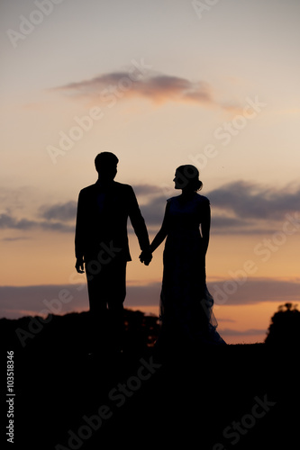 silhouette bride groom sunset sky gorgeous