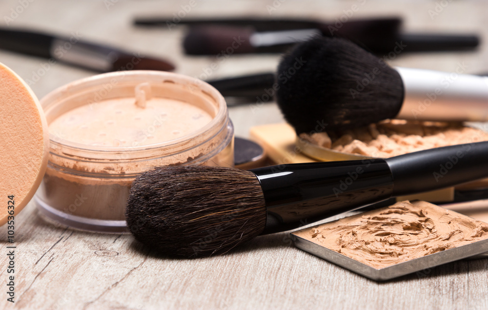 Makeup cosmetic products to even out skin tone Makeup cosmetic products to even out skin tone