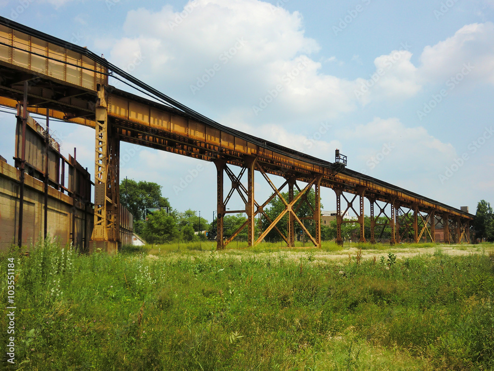 Rusty industrial Chicago CTA elevated el train track - landscape color photo Rusty industrial Chicago CTA elevated el train track - landscape color photo
