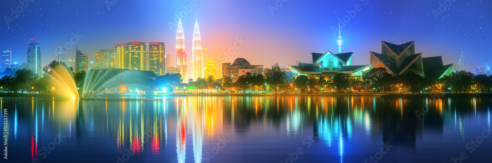 Fototapeta premium Kuala Lumpur night Scenery, The Palace of Culture