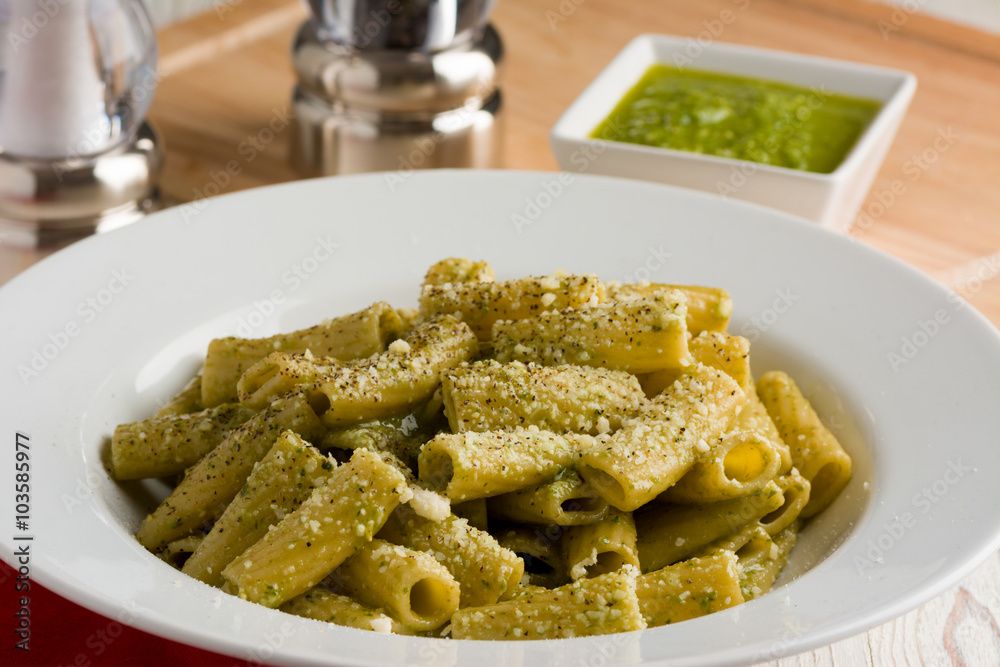 Rigatoni Pasta with Pesto Sauce
