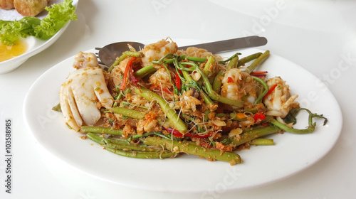 Stir fried noodle with fresh seafood