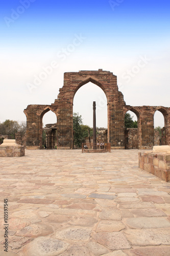 Iron Pillar and Qutab Minar Ruins, Delhi, India