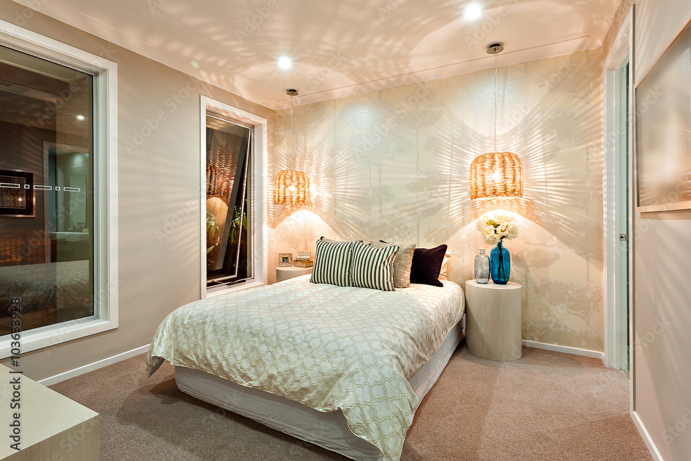Light pattern drawn on the wall using bamboo lamps in the luxury