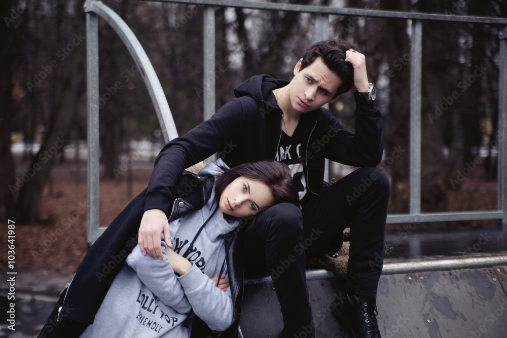Naklejka premium Young fashionable couple. Casual couple 