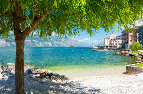 Obraz na płótnie beautiful beach on Garda Lake, Italy w salonie