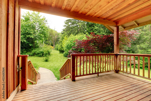 nice deck with beautiful scenery.