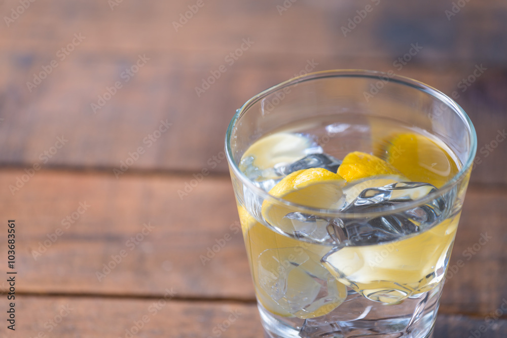 Vodka drinks with lemon and lime Vodka drinks with lemon and lime