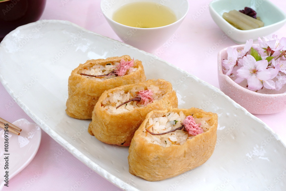 春のおいなりさん