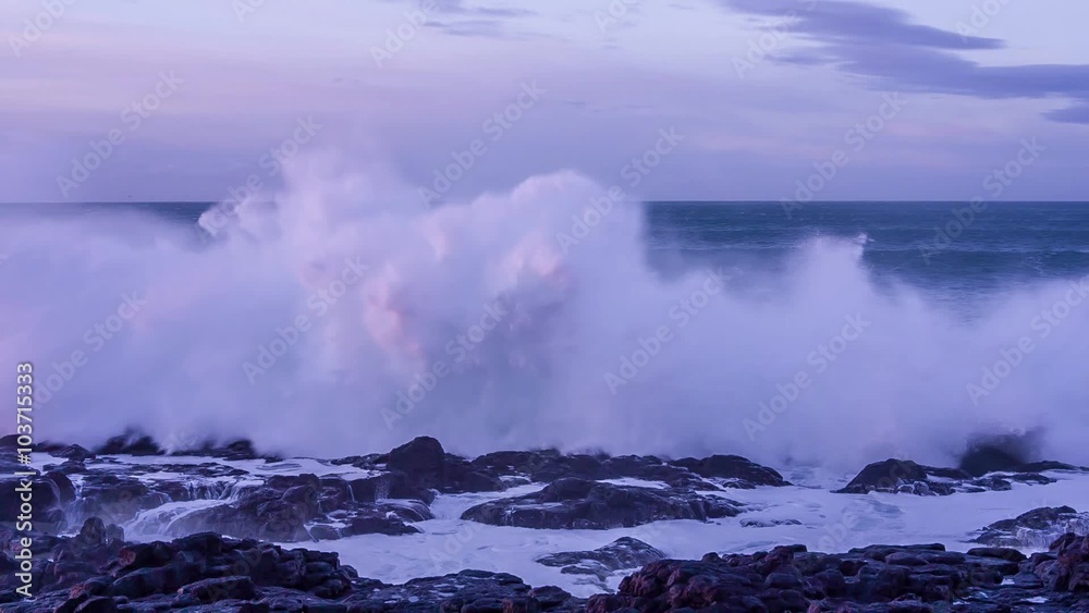 Cinemagraph loop - Huge waves in the Icelandic beach - Motion photo Cinemagraph loop - Huge waves in the Icelandic beach - Motion photo