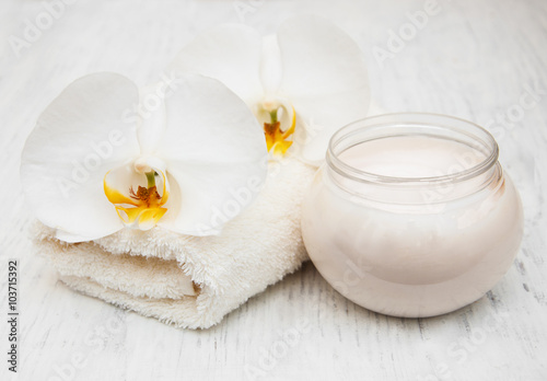 Orchids  cream and spa towels