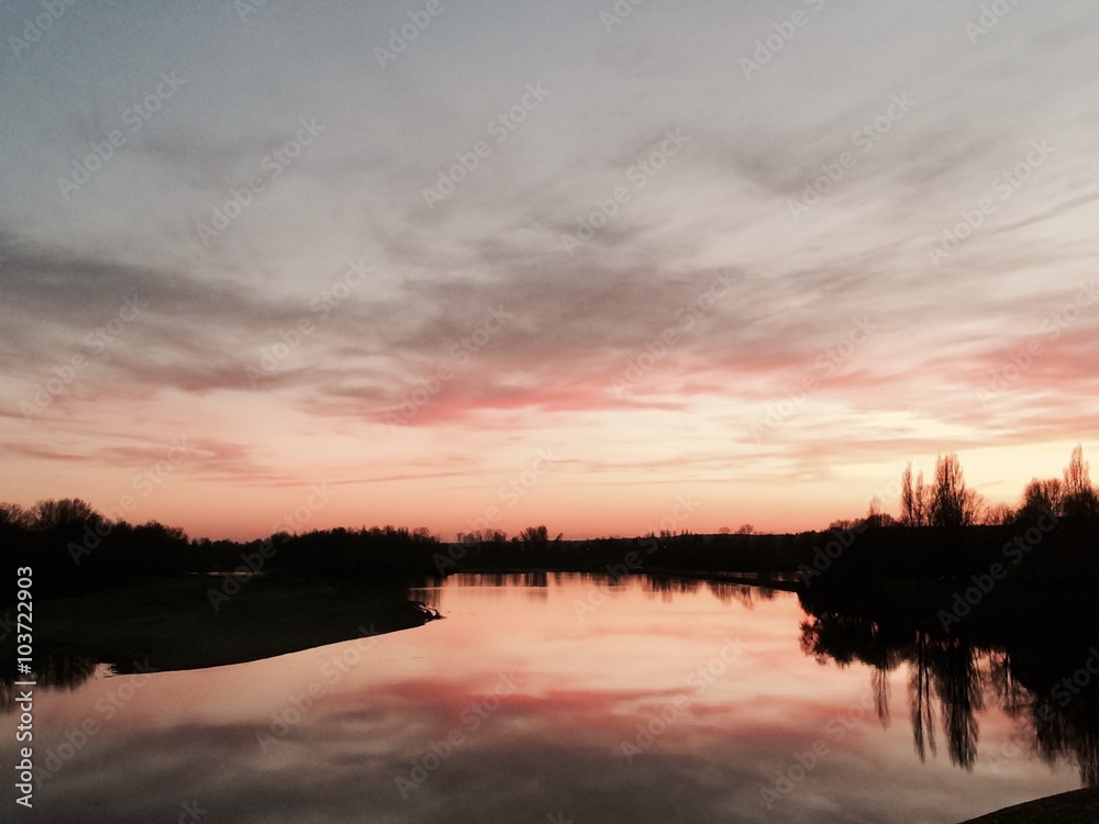 Obraz premium Sonnenuntergang an der Loire