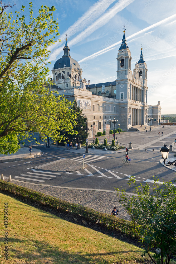 Fototapeta premium Cathedral of La Almudena (Madrid. Spain)