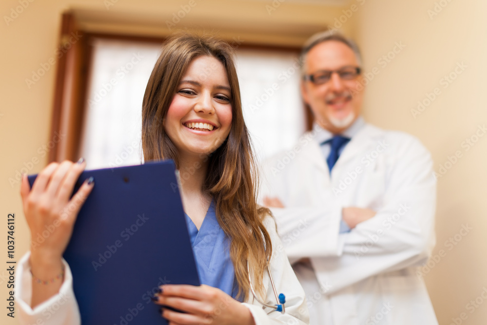 Obraz premium Smiling doctors
