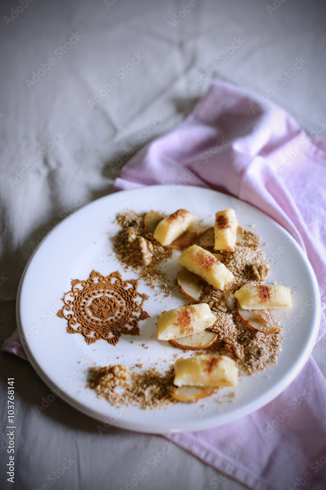 Gnocchi with pears, toasted nuts, honey and cinnamon Gnocchi with pears, toasted nuts, honey and cinnamon
