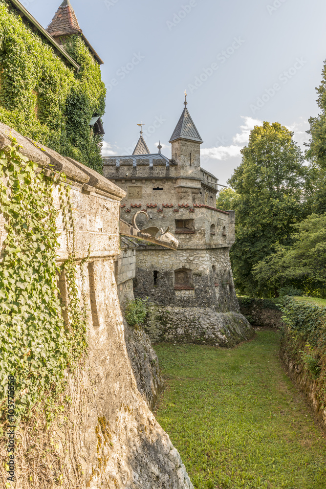 Schloss Lichtenstein – Verteidigungsanlage und Burggraben