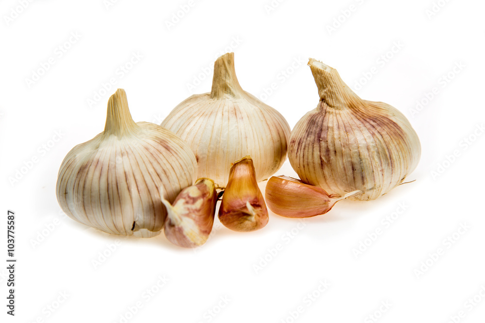 Obraz premium чеснок на белом фоне
