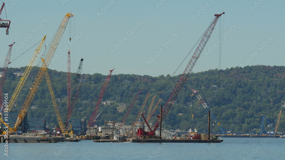 4K New Tappan Zee Bridge Tugboat Moves Barge-Mounted Crane 2 4K New Tappan Zee Bridge Tugboat Moves Barge-Mounted Crane 2