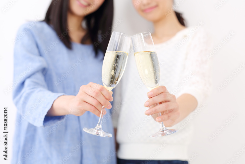 シャンパン・若い女性 シャンパン・若い女性
