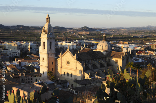 vistas de la ciudad de Játiva con la colegiata de santa María photo