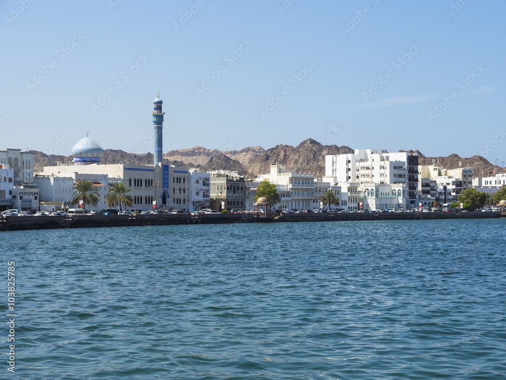 Blick von der Cornische auf  die Matrah-Moschee, Al Bahiri Road, . Stadtteil Mutrah, Matrah, Muscat, Maskat, Oman, Sultanat Oman, Arabische Halbinse