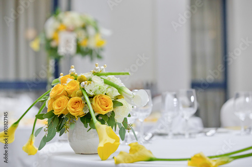 Цветочные декорации для банкета