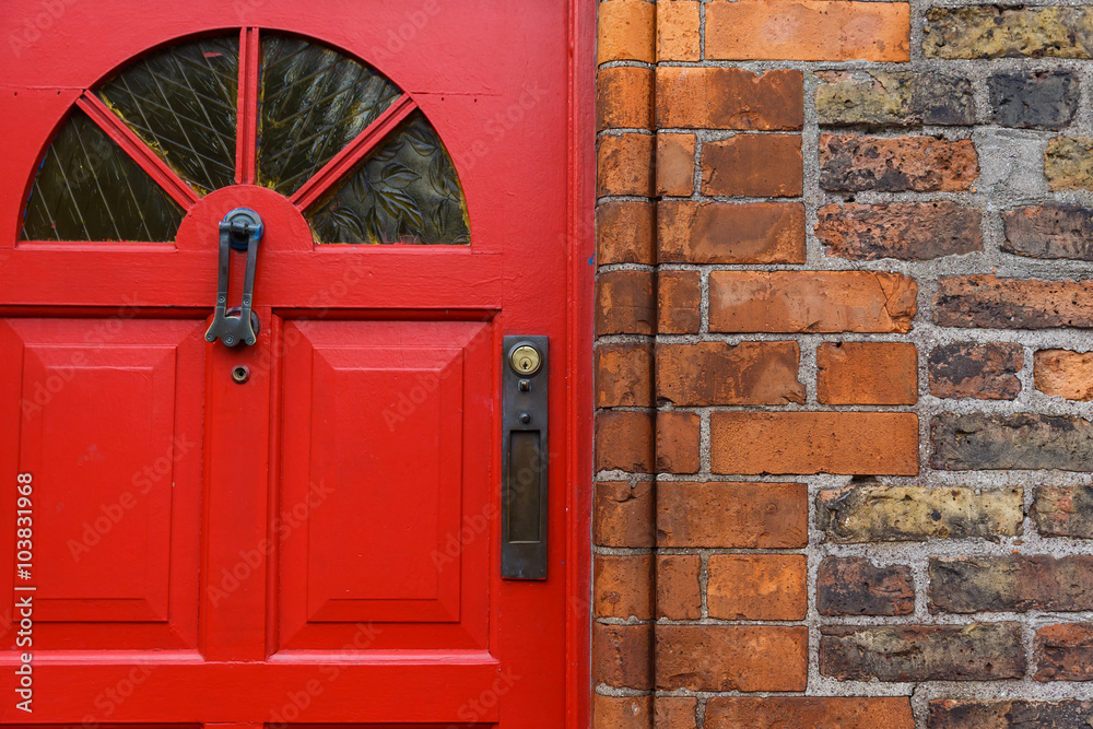 Naklejka premium Red front door
