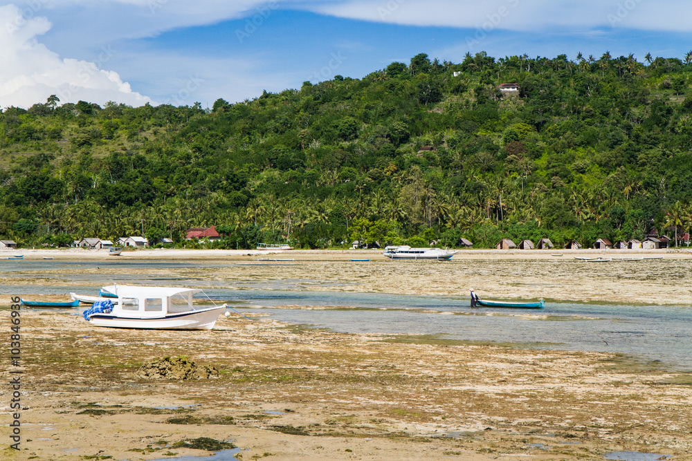Nusa Ceningan
Although almost three times smaller than Nusa Lembongan, Nusa Ceningan has a much more rugged, hillier landscape. Nusa Lembongan, Bali, Indonesia. Nusa Ceningan
Although almost three times smaller than Nusa Lembongan, Nusa Ceningan has a much more rugged, hillier landscape. Nusa Lembongan, Bali, Indonesia.
