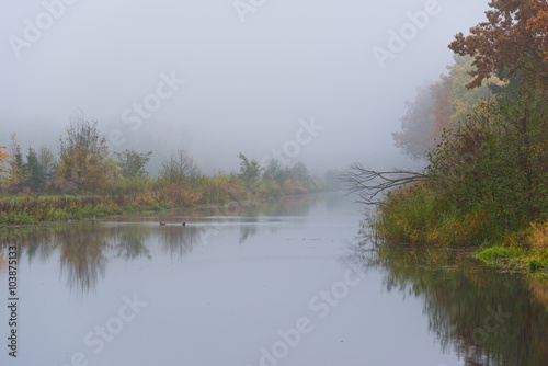 Morgendlicher Nebel am Kanal