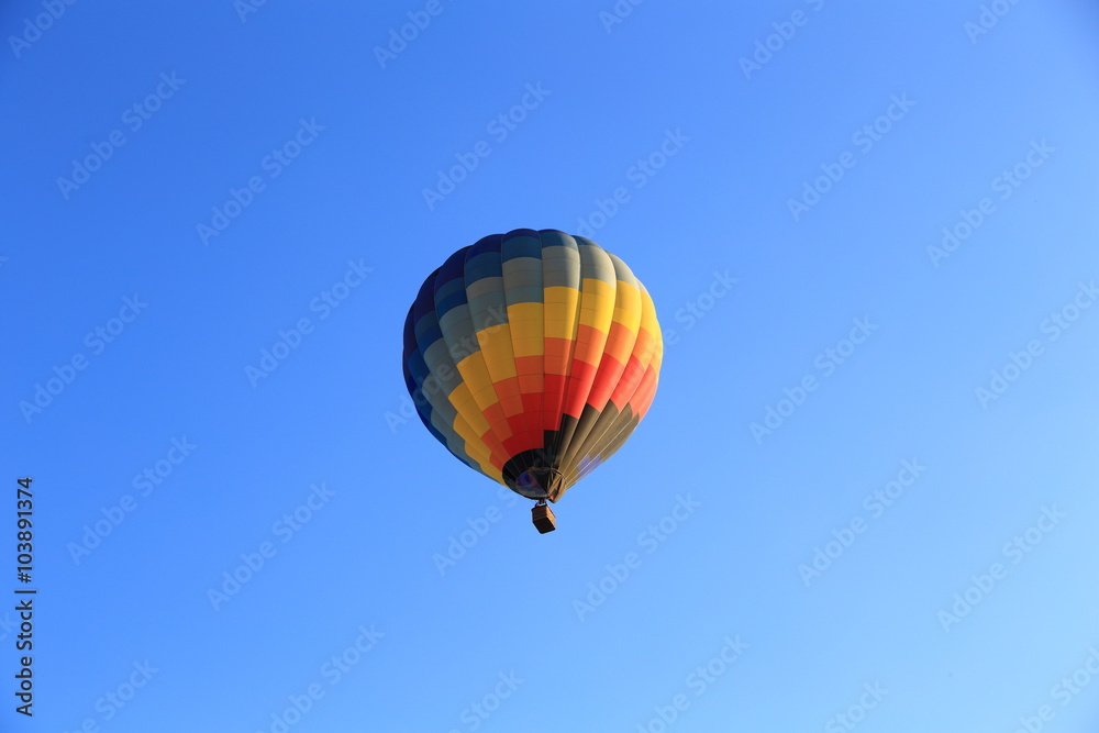 Obraz premium Montgolfière en vol