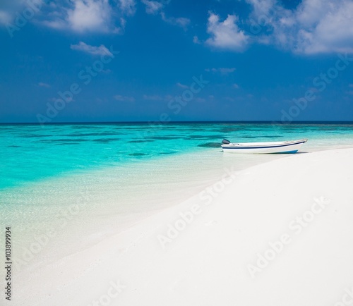 Maldives,  tropical sea boat day! © erainbow