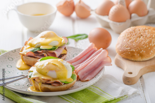 Egg Benedict with ham