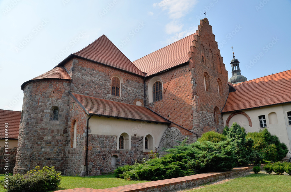 Kościół Świętej Trójcy i Najświętszej Marii Panny, Strzelno, Polska