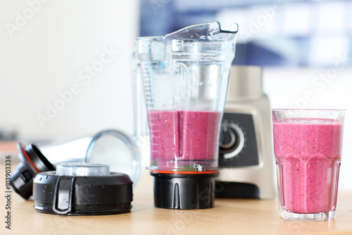 roter Protein Smoothie photo