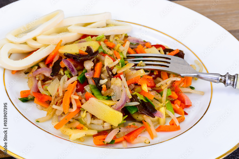 Healthy, diet: Mushrooms mun, bamboo shoots, soy sprouts, pepper Healthy, diet: Mushrooms mun, bamboo shoots, soy sprouts, pepper